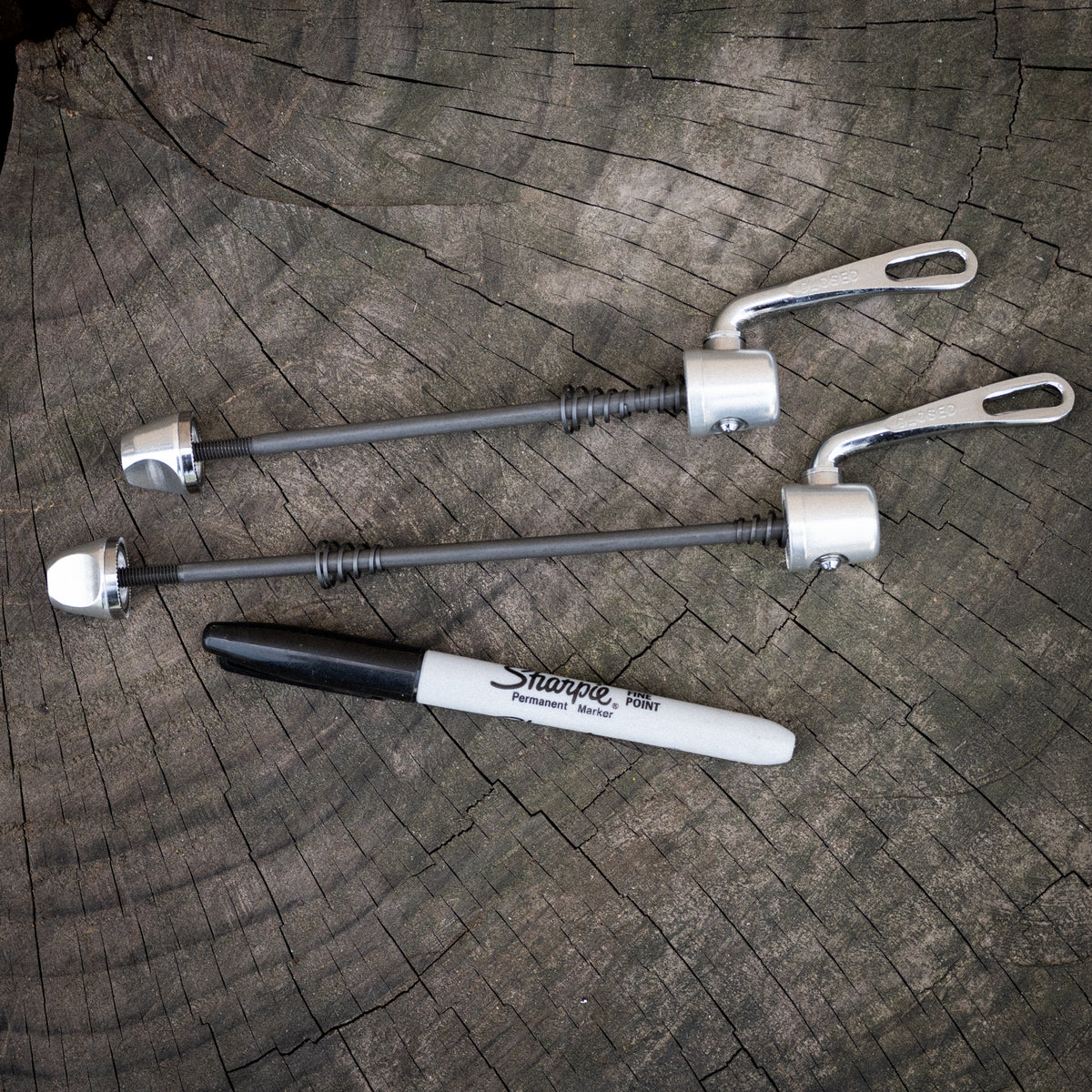 Quick-release skewers