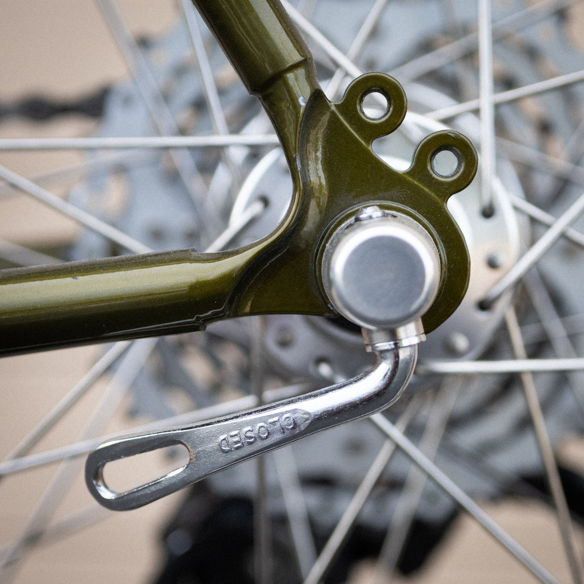 Quick-release skewers