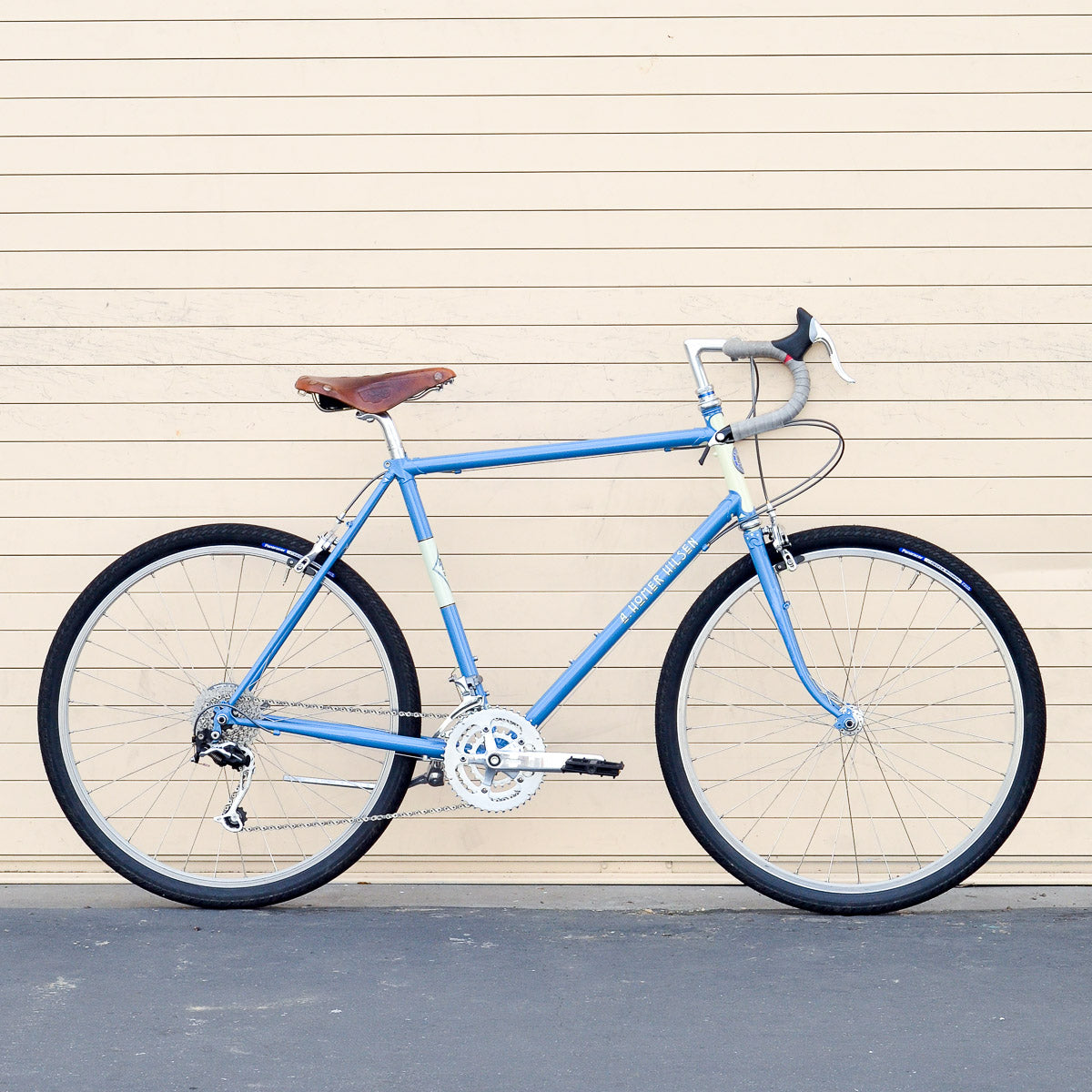 Frame - A. Homer Hilsen 2025